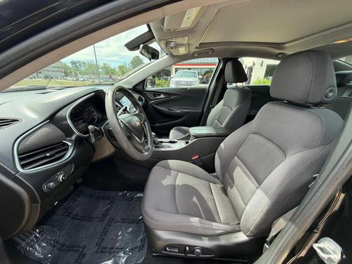 Mosaic Black Metallic 2021 Chevrolet Malibu FWD LT