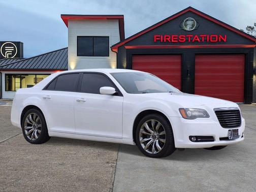 Bright White Clearcoat 2014 Chrysler 300 S