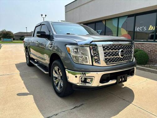 2017 Nissan Titan SV
