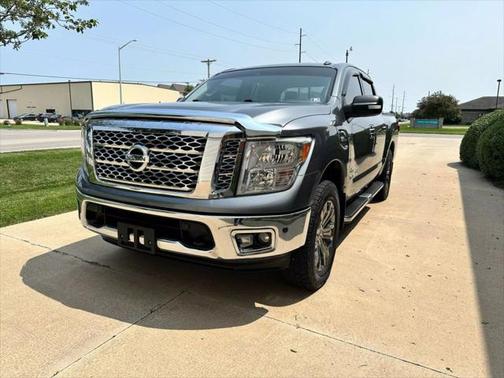2017 Nissan Titan SV