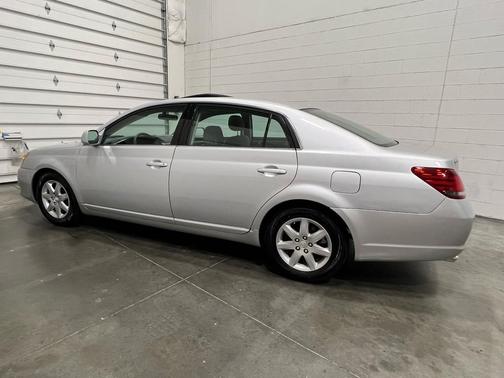 2008 Toyota Avalon XLS