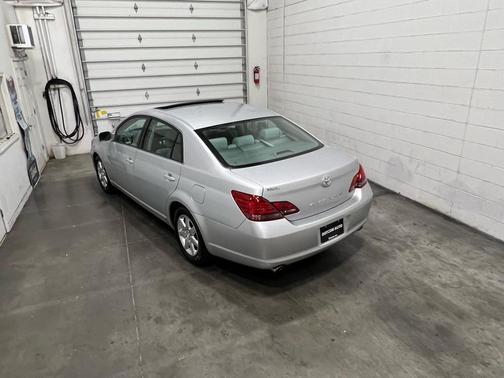 2008 Toyota Avalon XLS