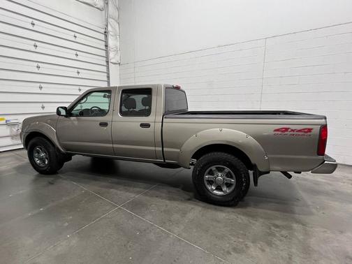 2004 Nissan Frontier XE-V6 Crew Cab