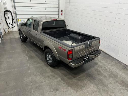 2004 Nissan Frontier XE-V6 Crew Cab