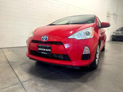 2014 Toyota Prius c Four