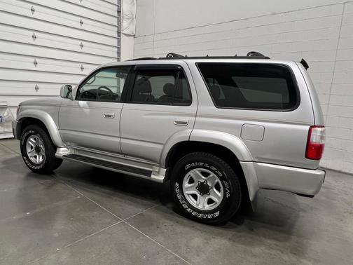 2002 Toyota 4Runner SR5