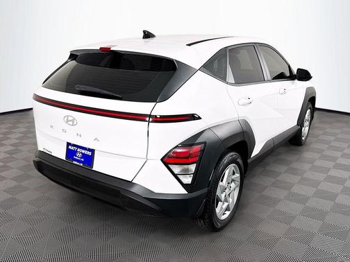2025 Hyundai KONA SE