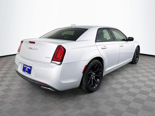 2019 Chrysler 300 Touring