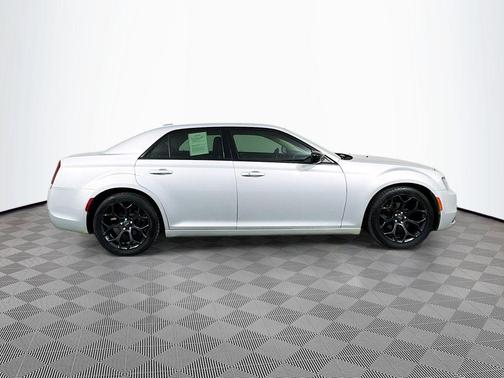 2019 Chrysler 300 Touring