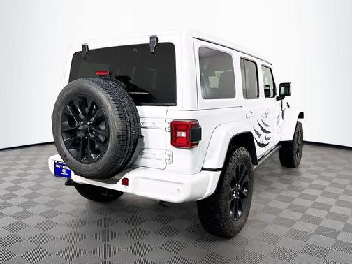 2022 Jeep Wrangler Unlimited Sahara Altitude