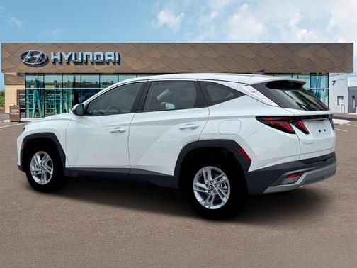 White Pearl 2026 Hyundai TUCSON SE