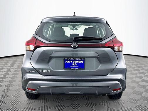 2024 Nissan Kicks S