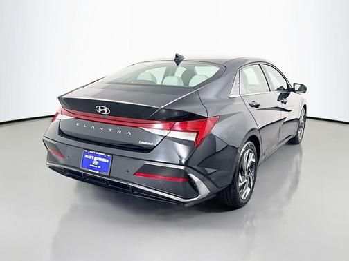 Black 2024 Hyundai ELANTRA Limited