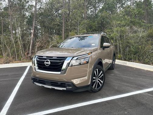2024 Nissan Pathfinder Platinum
