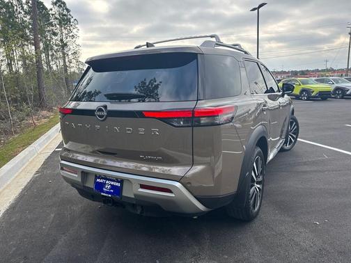 2024 Nissan Pathfinder Platinum
