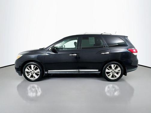Magnetic Black 2016 Nissan Pathfinder Platinum
