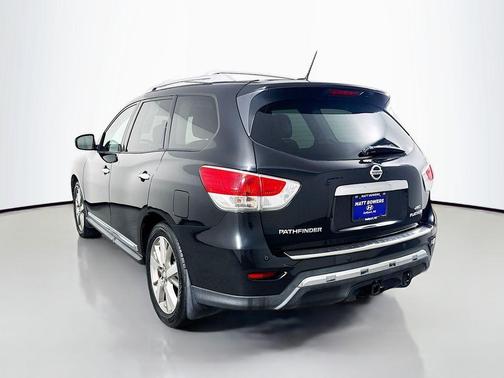 Magnetic Black 2016 Nissan Pathfinder Platinum