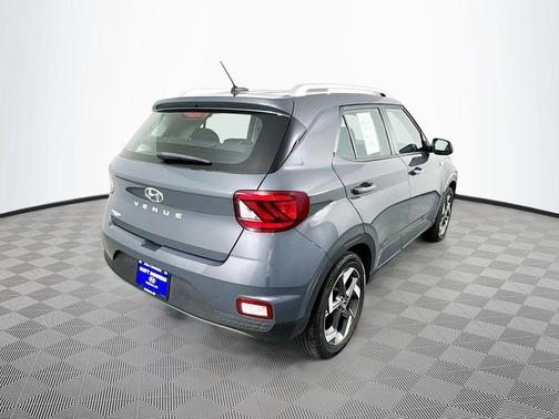 2023 Hyundai VENUE SEL