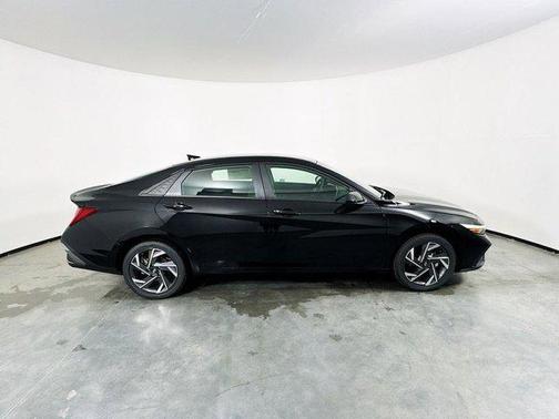 2025 Hyundai ELANTRA HEV SEL Sport