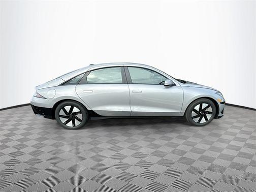2025 Hyundai IONIQ 6 SE Standard Range