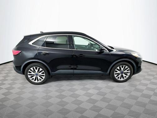 2021 Ford Escape Titanium Hybrid