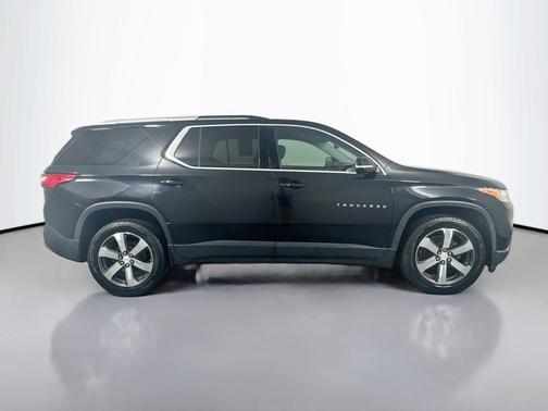 Mosaic Black Metallic 2018 Chevrolet Traverse LT Leather