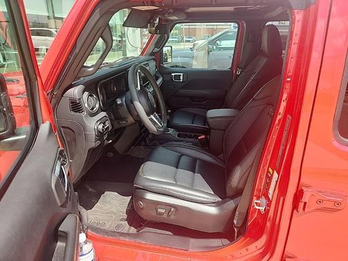 Firecracker Red Clearcoat 2024 Jeep Wrangler Sahara
