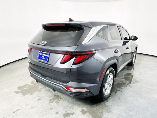 2022 Hyundai TUCSON SE