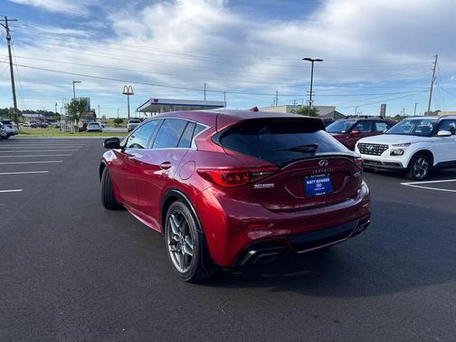 2018 INFINITI QX30 Sport