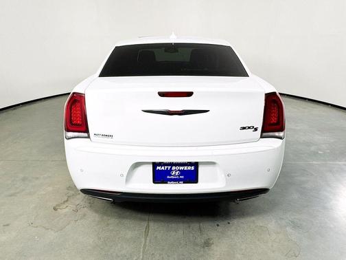 2022 Chrysler 300 S