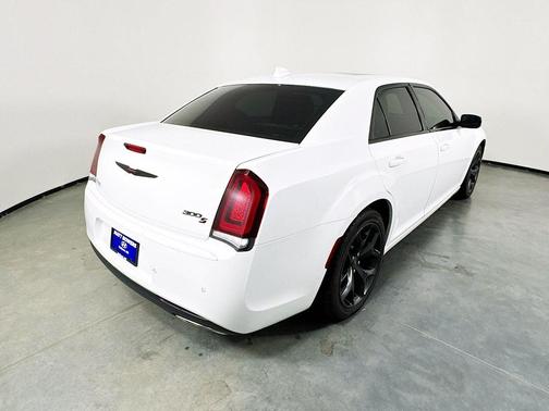2022 Chrysler 300 S