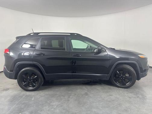2016 Jeep Cherokee Altitude