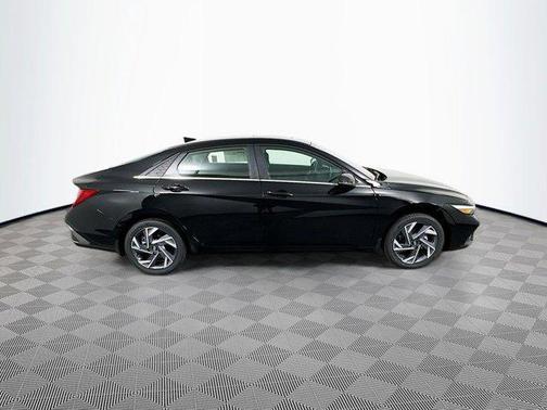 2025 Hyundai ELANTRA HEV Limited