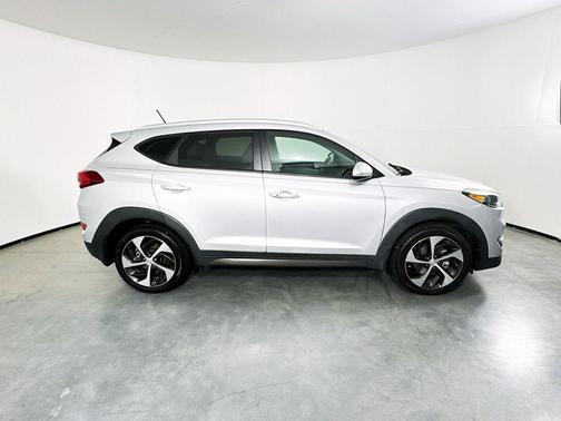 2016 Hyundai TUCSON Sport