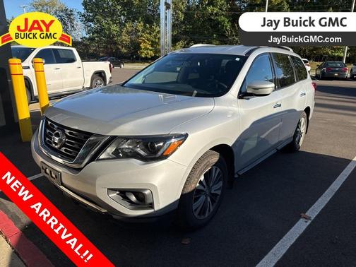 2017 Nissan Pathfinder SV