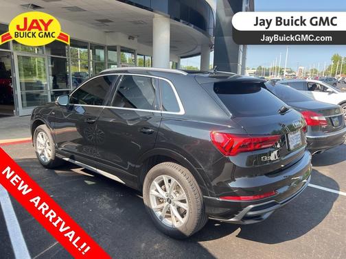 2022 Audi Q3 45 S line Premium