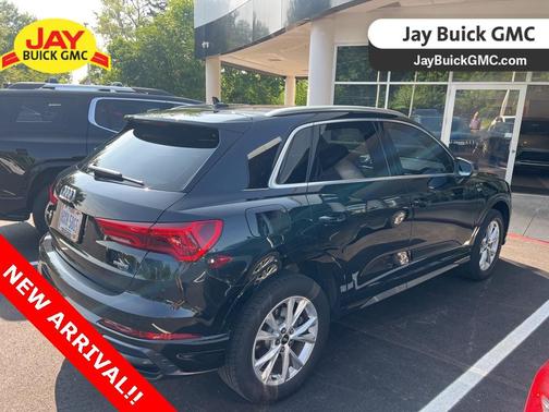 2022 Audi Q3 45 S line Premium