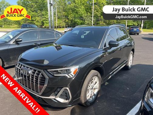 2022 Audi Q3 45 S line Premium