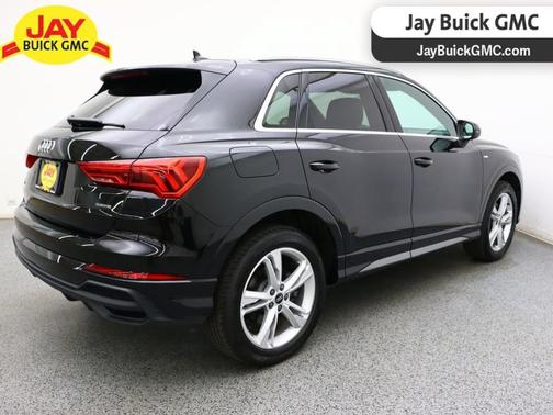 Mythos Black Metallic 2023 Audi Q3 45 S line Premium