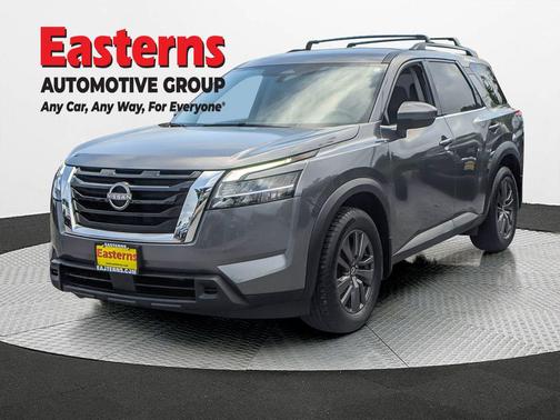Gun Metallic 2022 Nissan Pathfinder SV 4WD