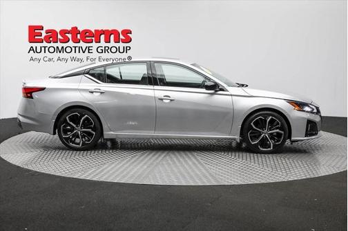2023 Nissan Altima SR FWD