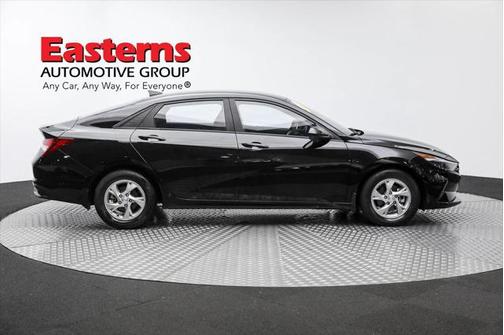 2023 Hyundai ELANTRA SE