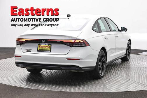 Platinum White Pearl 2025 Honda Accord SE