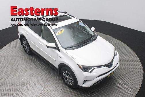 Super White 2018 Toyota RAV4 Hybrid XLE