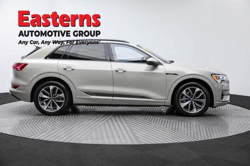 2021 Audi e-tron Premium Plus