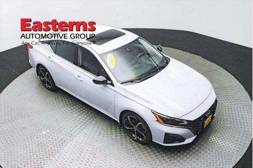 2023 Nissan Altima SR FWD