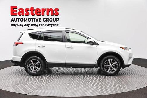 Super White 2018 Toyota RAV4 XLE