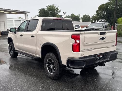 White Sands 2026 Chevrolet Silverado 1500 ZR2