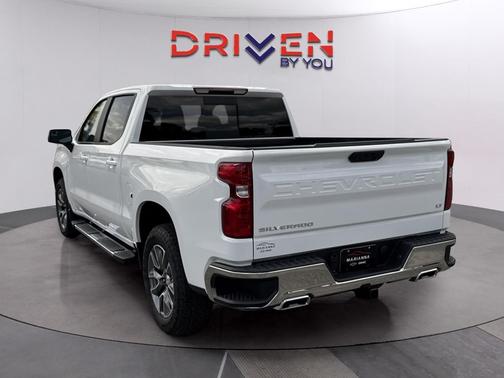 Summit White 2026 Chevrolet Silverado 1500 LT