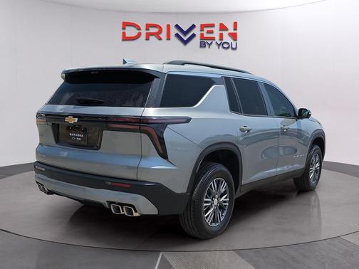 Sterling Gray Metallic 2026 Chevrolet Traverse LT